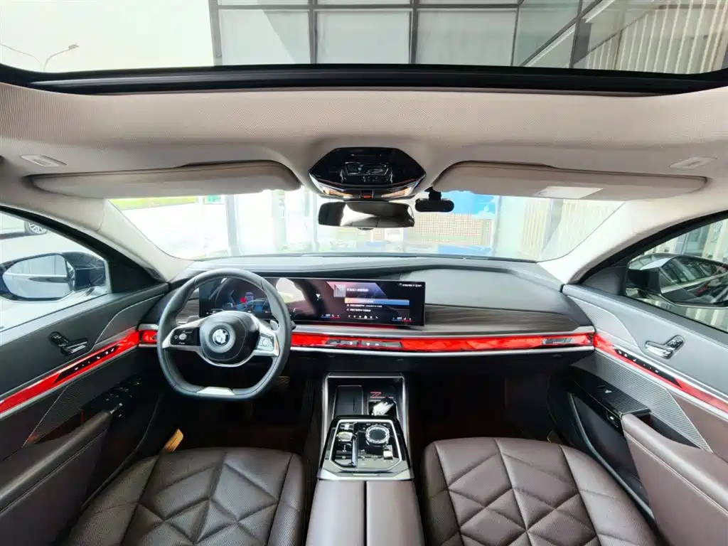 BMW 7 Series 2023 Model 735Li Luxury Package фото 9