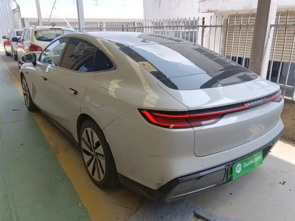 Geely Galaxy Galaxy E8 2024 665km RWD Starship Voyager Edition фото 5