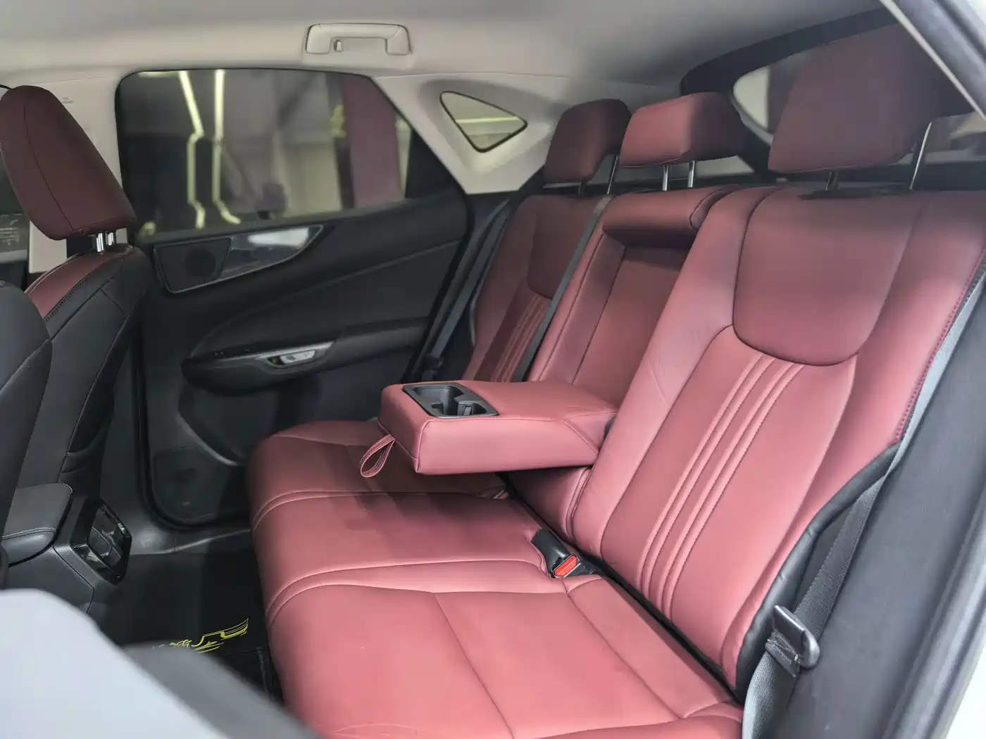 Фото 30 - Lexus NX