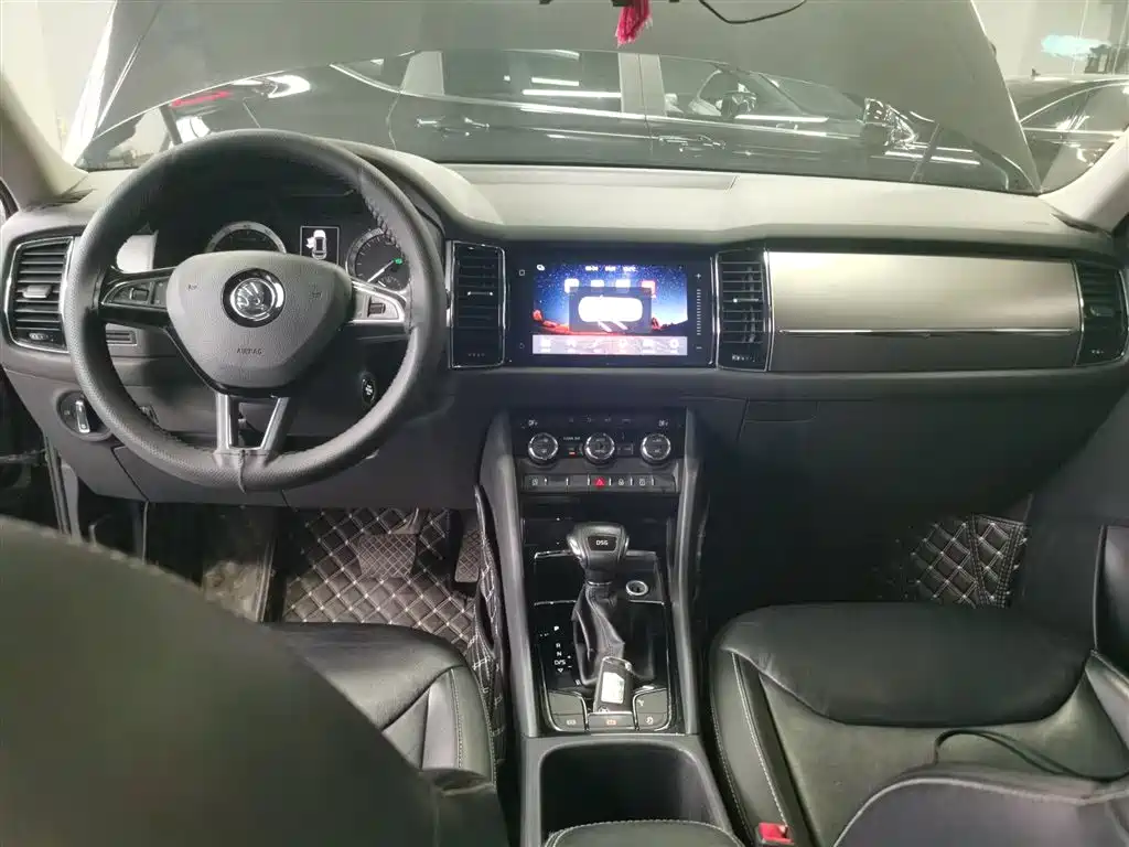 Škoda Kodiaq 2018 TSI330 5-seat FWD Luxury фото 6
