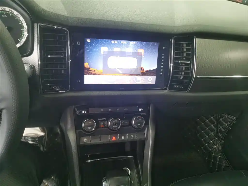Škoda Kodiaq 2018 TSI330 5-seat FWD Luxury фото 9