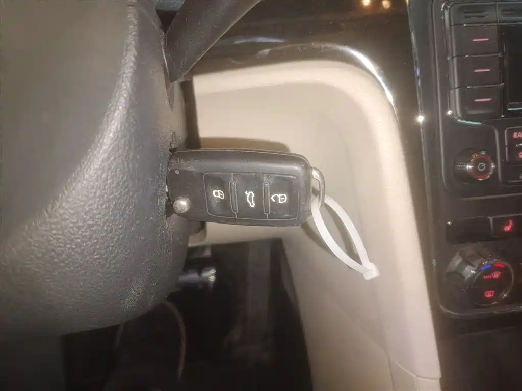 Volkswagen Passat 2013 1.8TSI DSG Zunrong фото 9