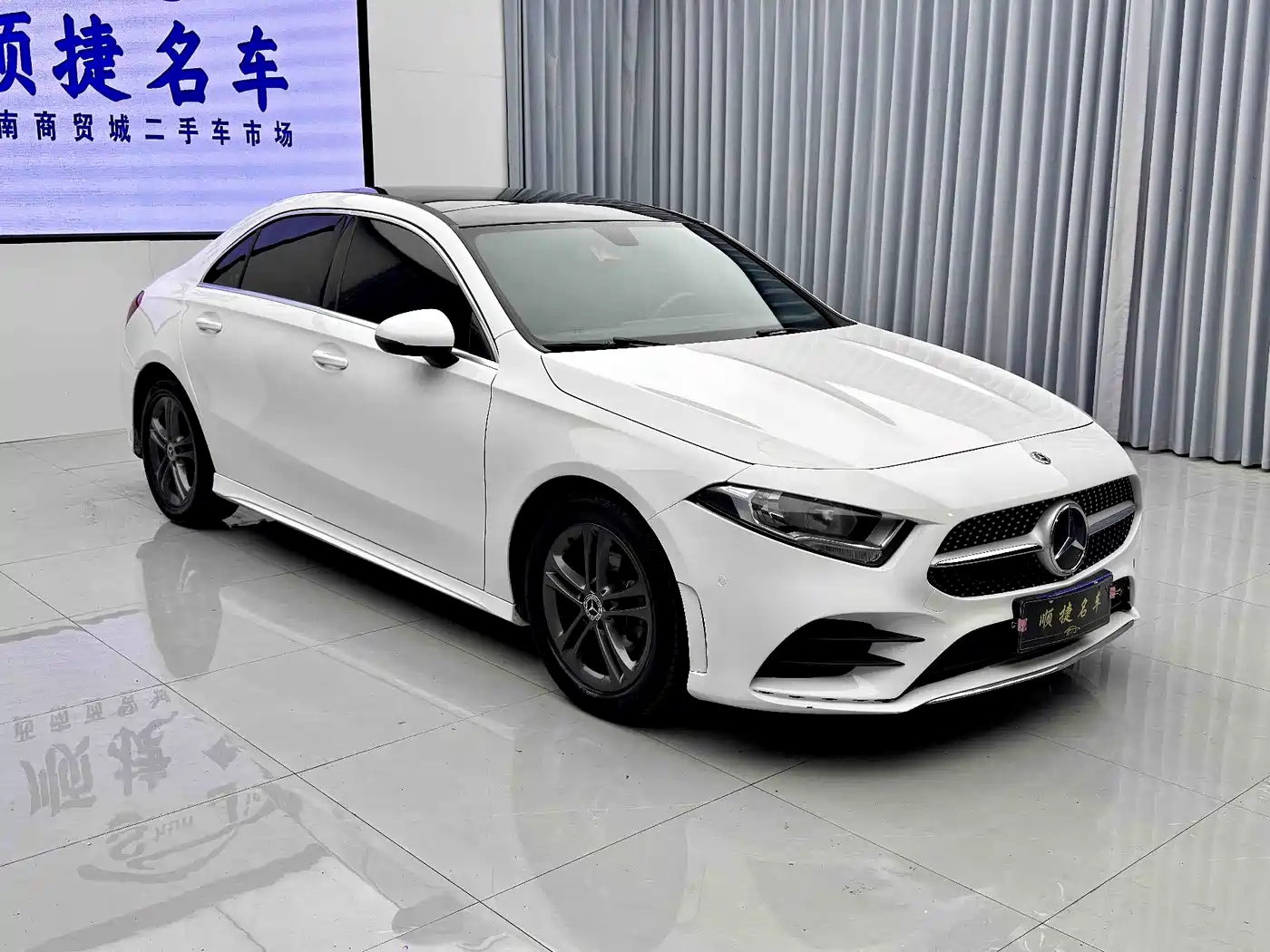 Mercedes-Benz A-Class 2019 A 180 L Sport Sedan фото 7