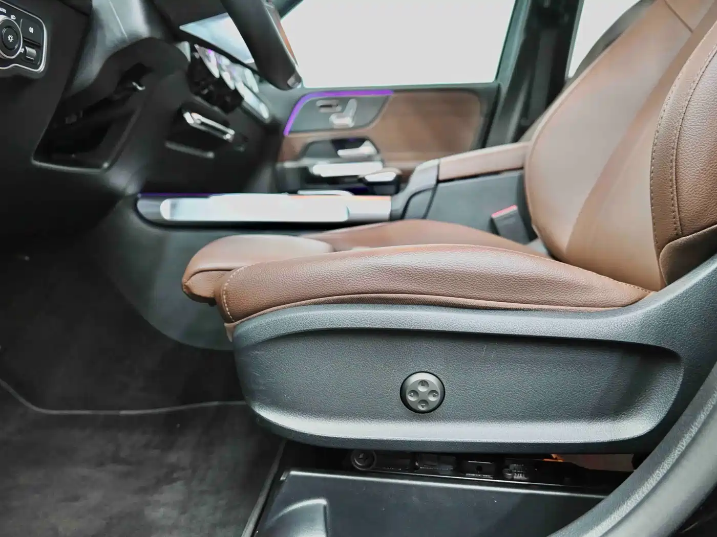 Mercedes-Benz GLB 2024 GLB 220 Fashion фото 27