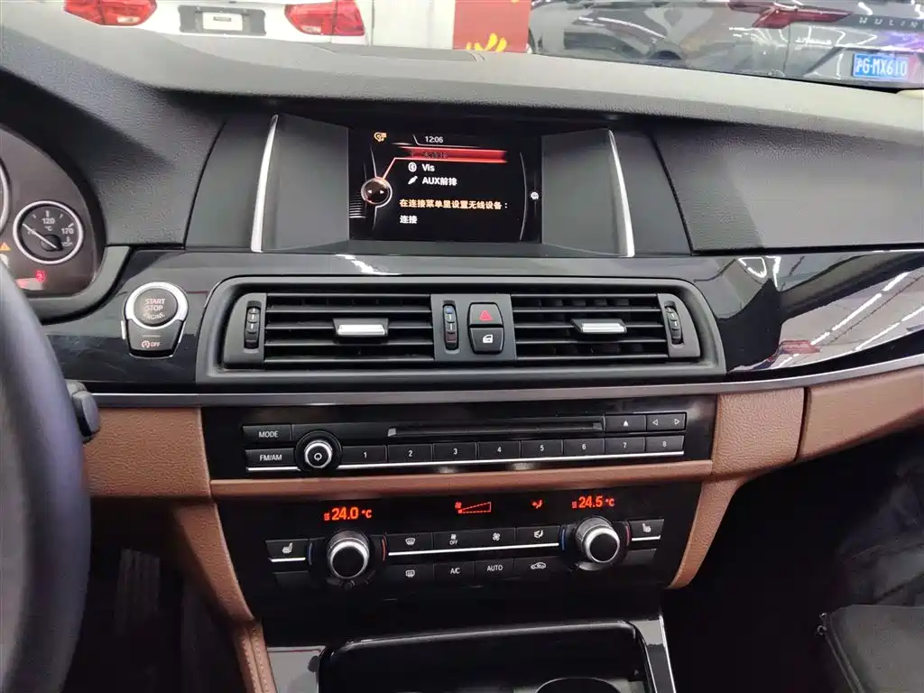 BMW 5 Series 2017 520Li Classic Edition фото 9