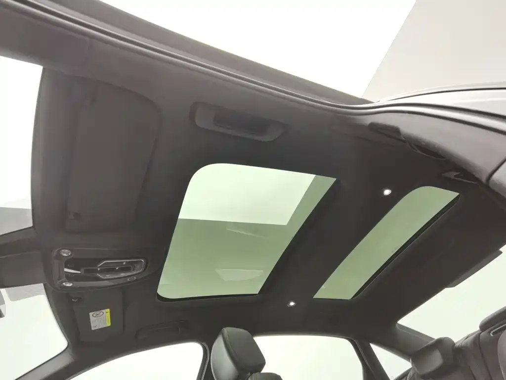 Фото 14 - Audi A6L