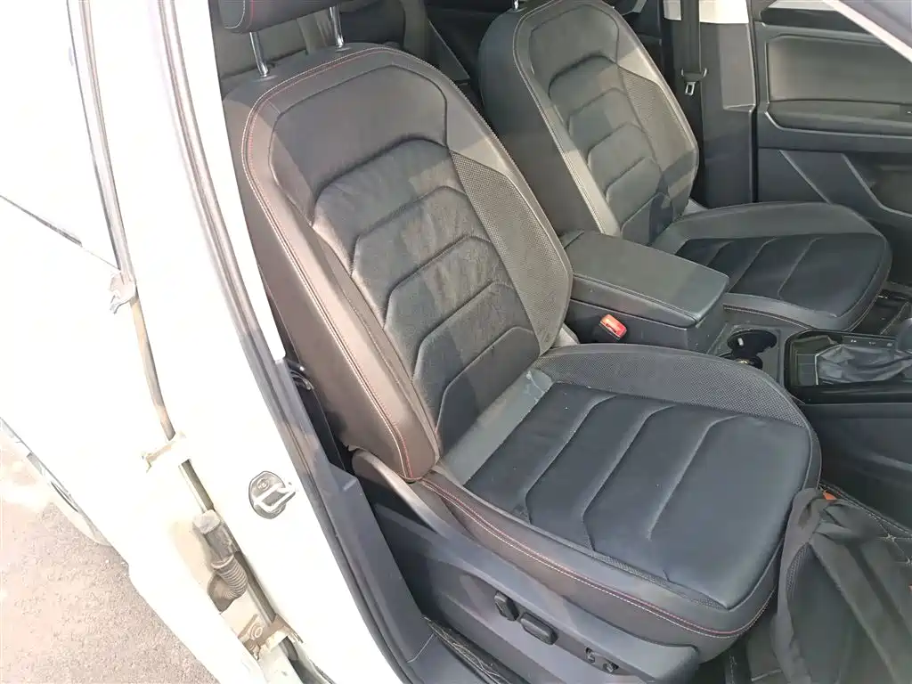 Volkswagen Tayron 2019 330TSI 2WD Luxury China VI фото 4