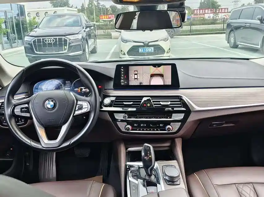 BMW 5 Series New Energy 2019 530Le Luxury Package фото 5