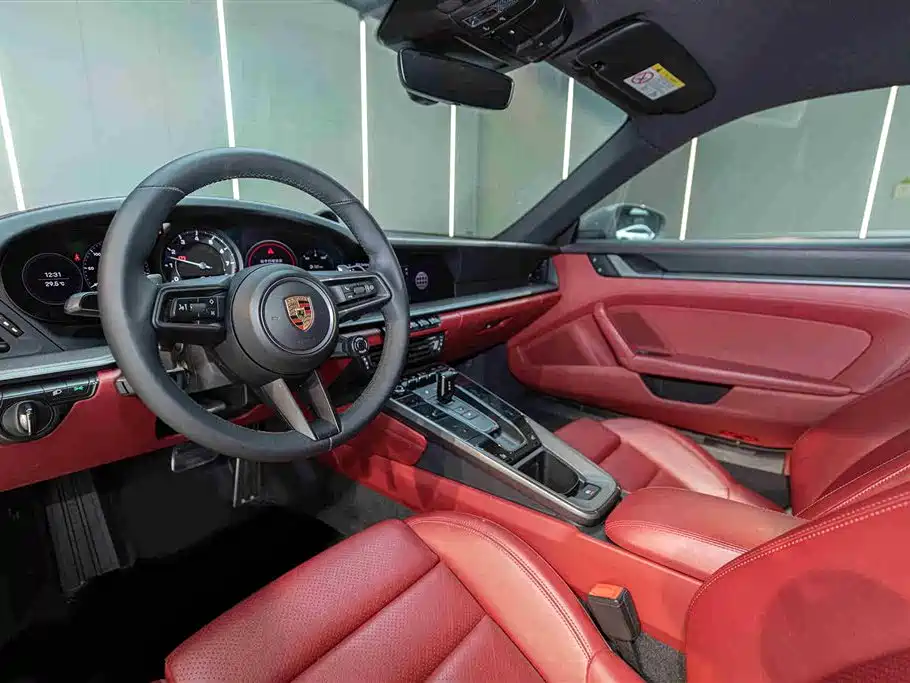PORSCHE 911