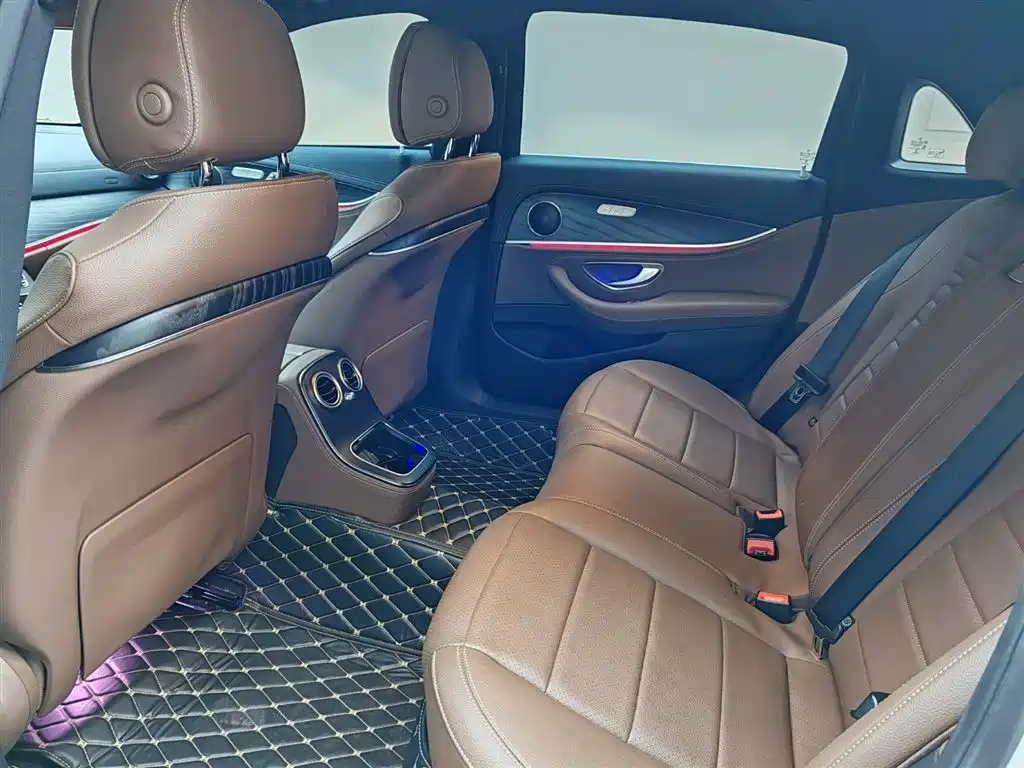 Mercedes-Benz E-Class 2023 E 300 L Sport Fashion фото 14