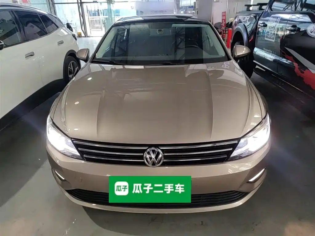 Volkswagen Lamando 2017 230TSI DSG Trend Edition фото 3