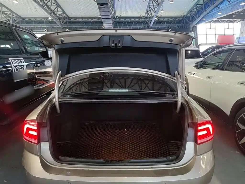 Volkswagen Lamando 2017 230TSI DSG Trend Edition фото 19