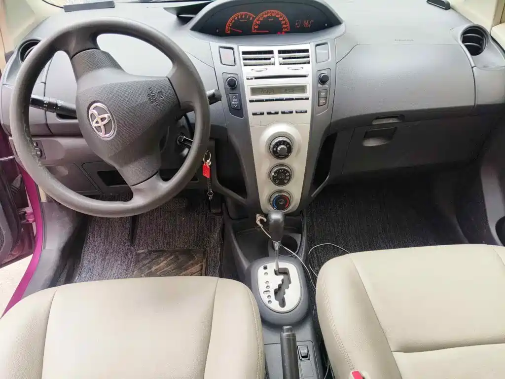 Toyota Yaris 2010 2009 1.6E Automatic Comfort Edition