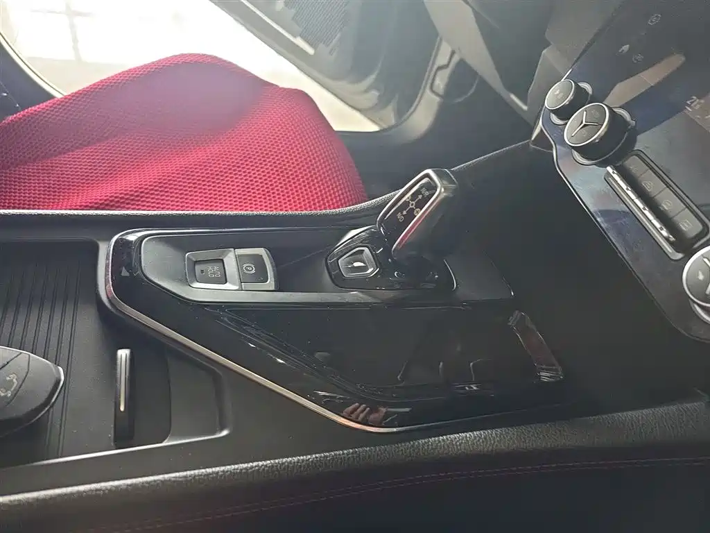 Lynk & Co 02 2019 High Energy Edition 2.0T Automatic 2WD Power Pro China VI фото 2