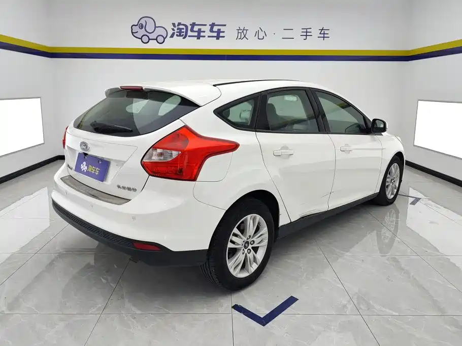 Фото 3 - Ford Focus