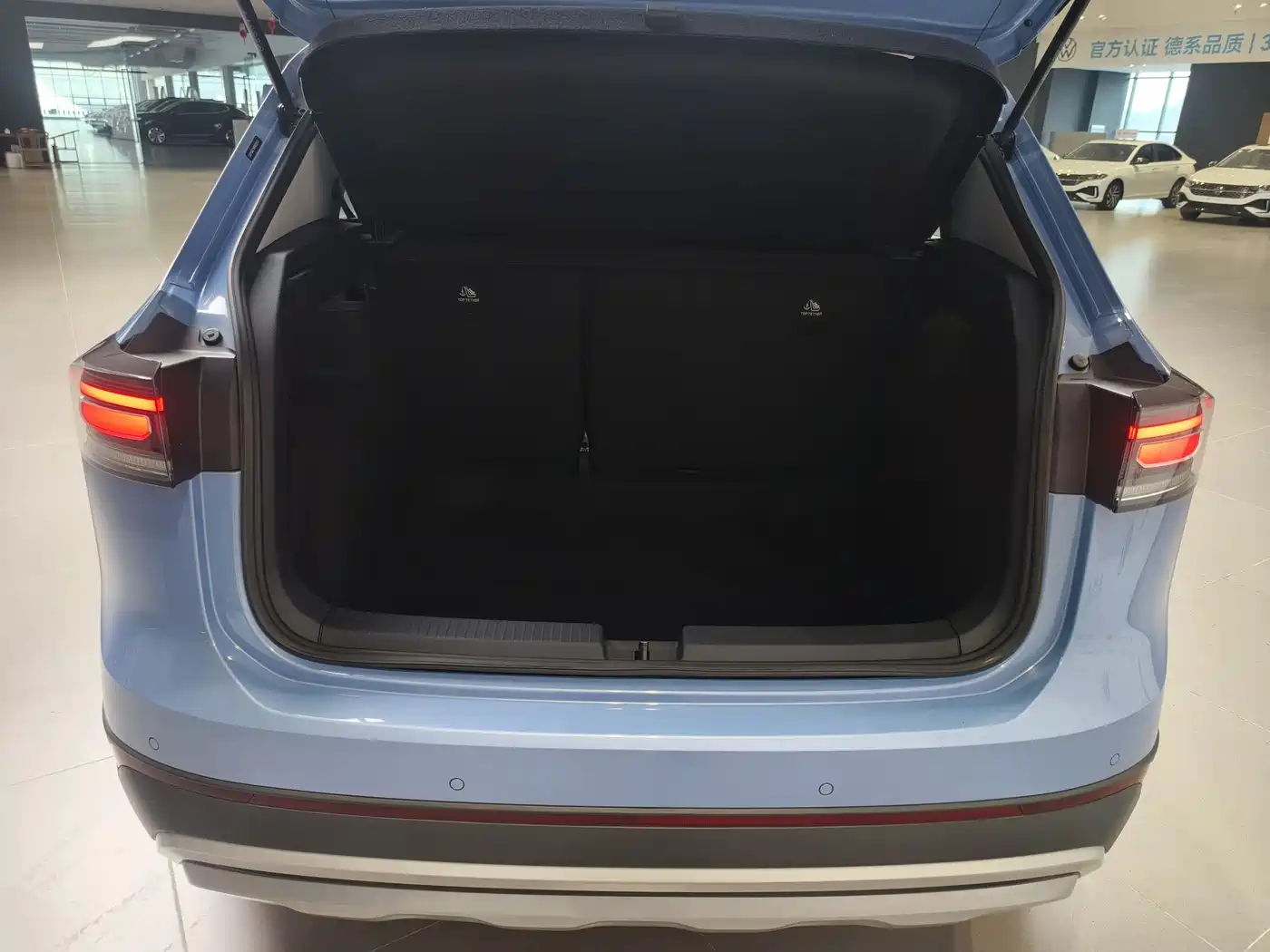 Volkswagen Tharu 2025 New Edge 300TSI Enjoyment Edition фото 8