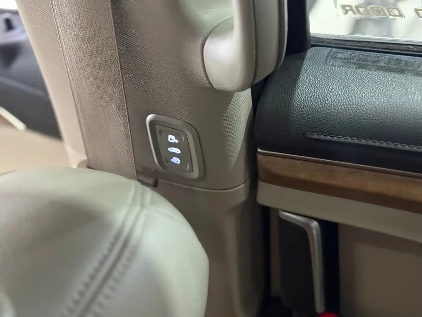 Buick GL8 2017 ES 28T Comfort Type China V фото 16