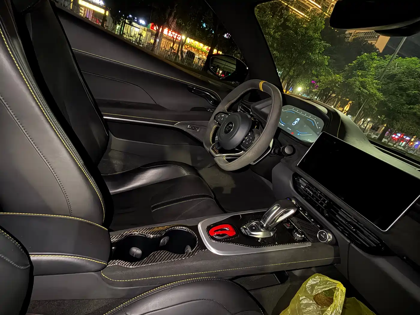 Lotus Cars EMIRA 2021 2.0T DCT First Edition фото 14