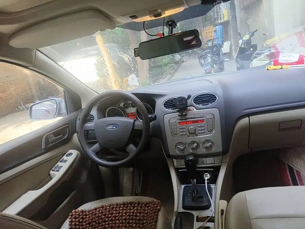 Ford Focus 2011 2011 Hatchback 1.8L Automatic Fashion