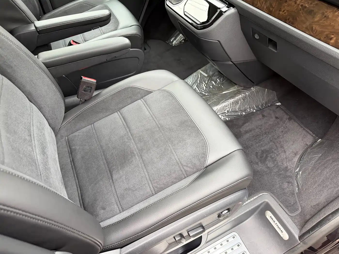 Volkswagen Multivan 2019 2019 2.0TSI 4WD Premium 7-seater