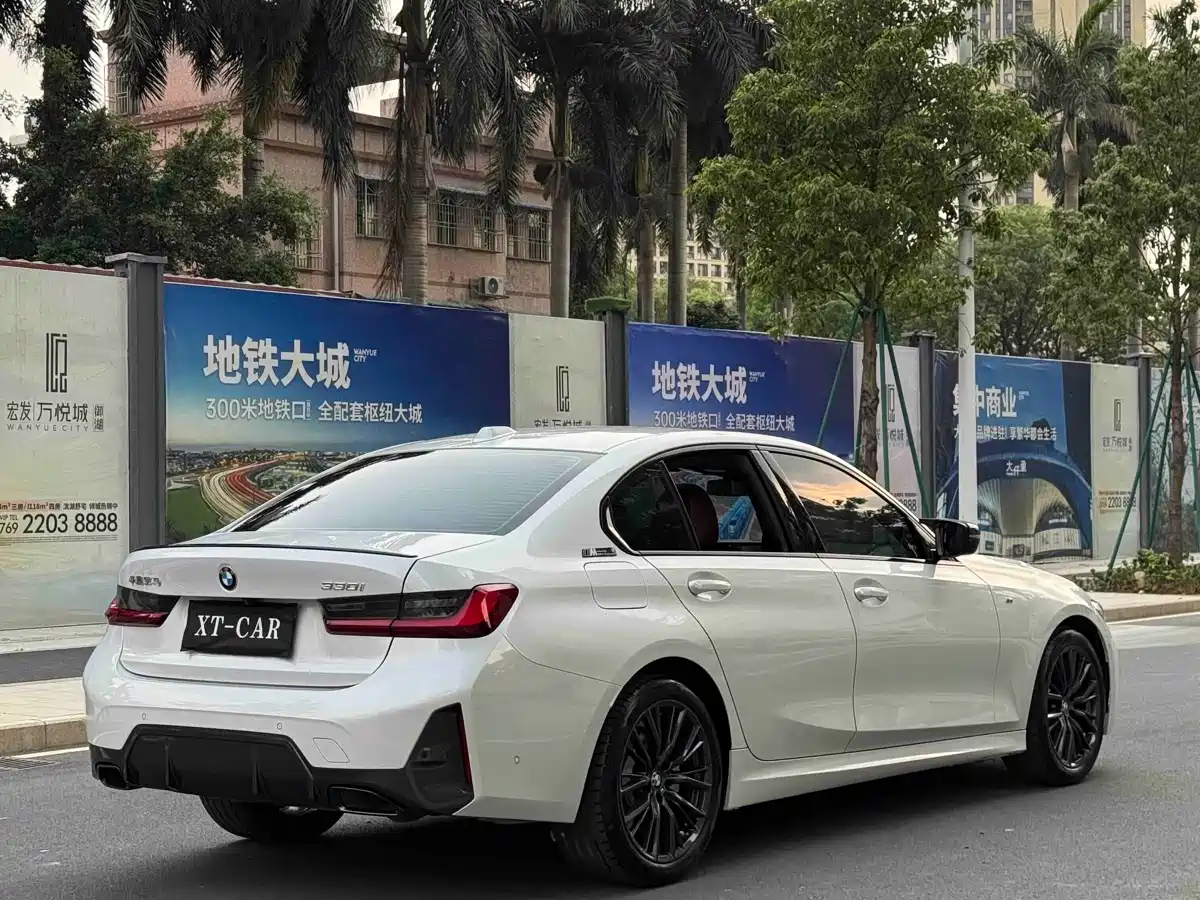 BMW 3 Series 2023 330i M Sport Shadow Edition фото 7
