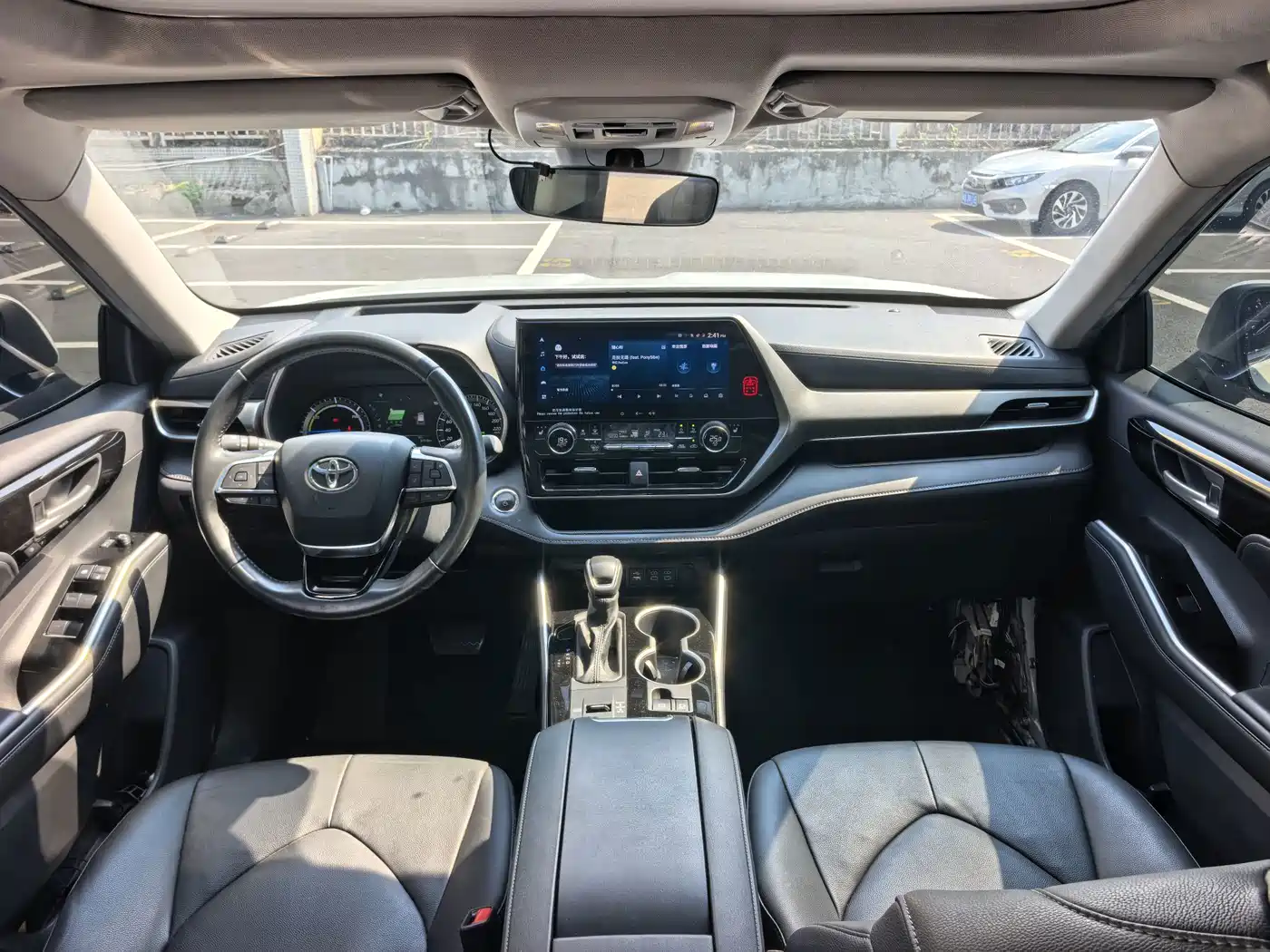 Фото 11 - Toyota Highlander