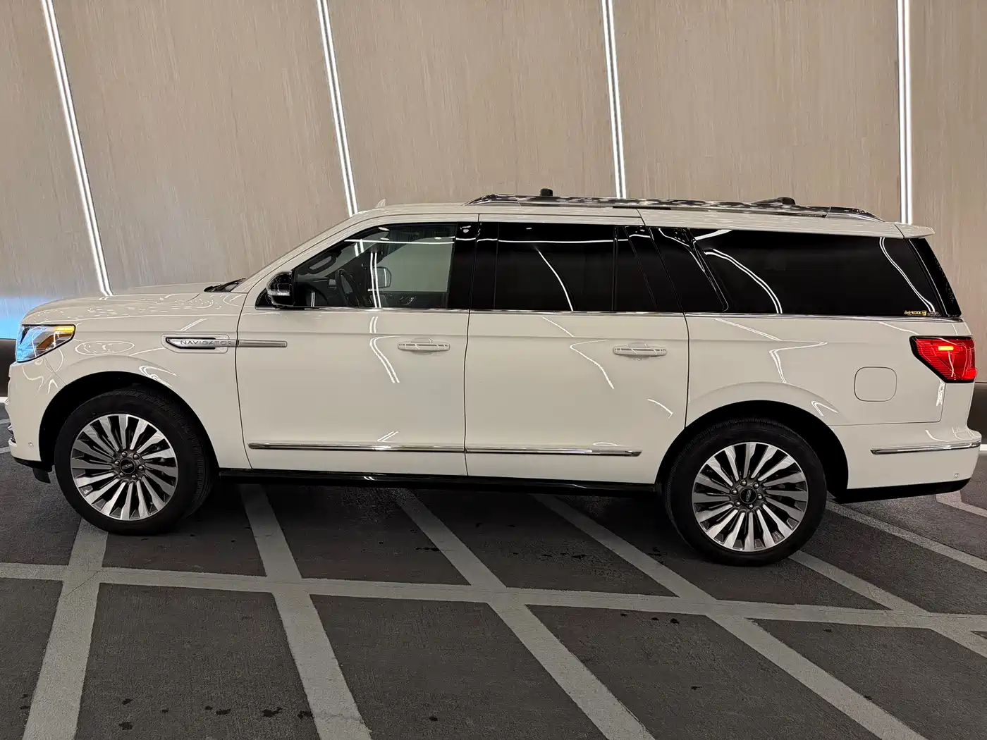 LINCOLN NAVIGATOR