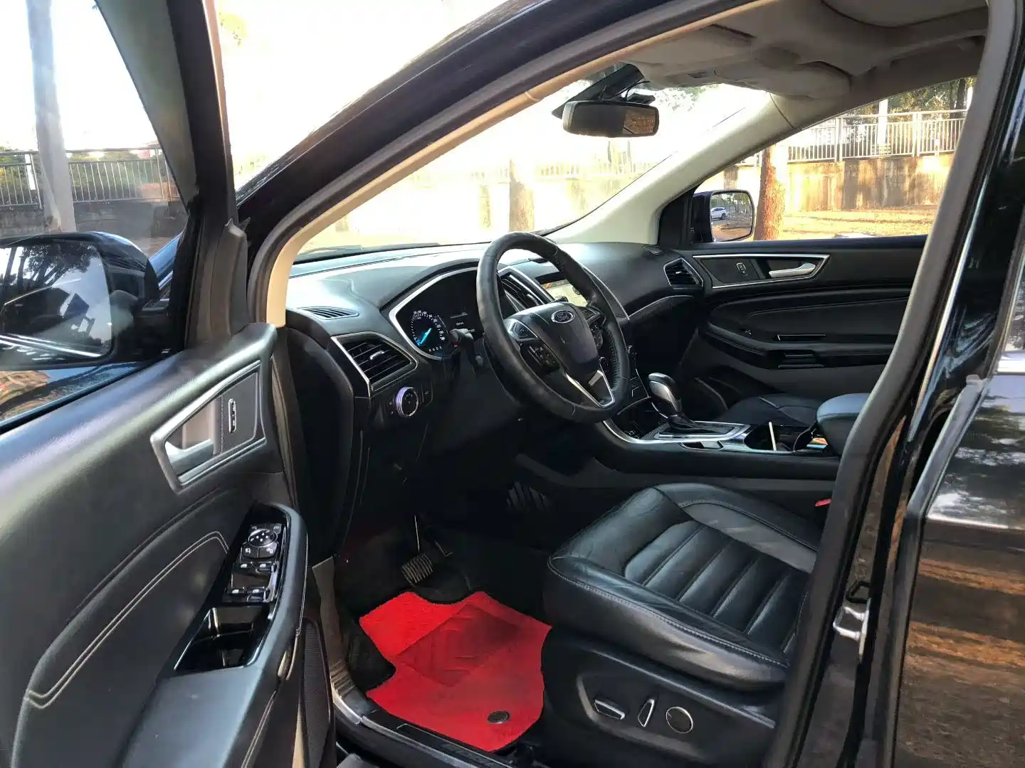 Фото 9 - Ford Edge