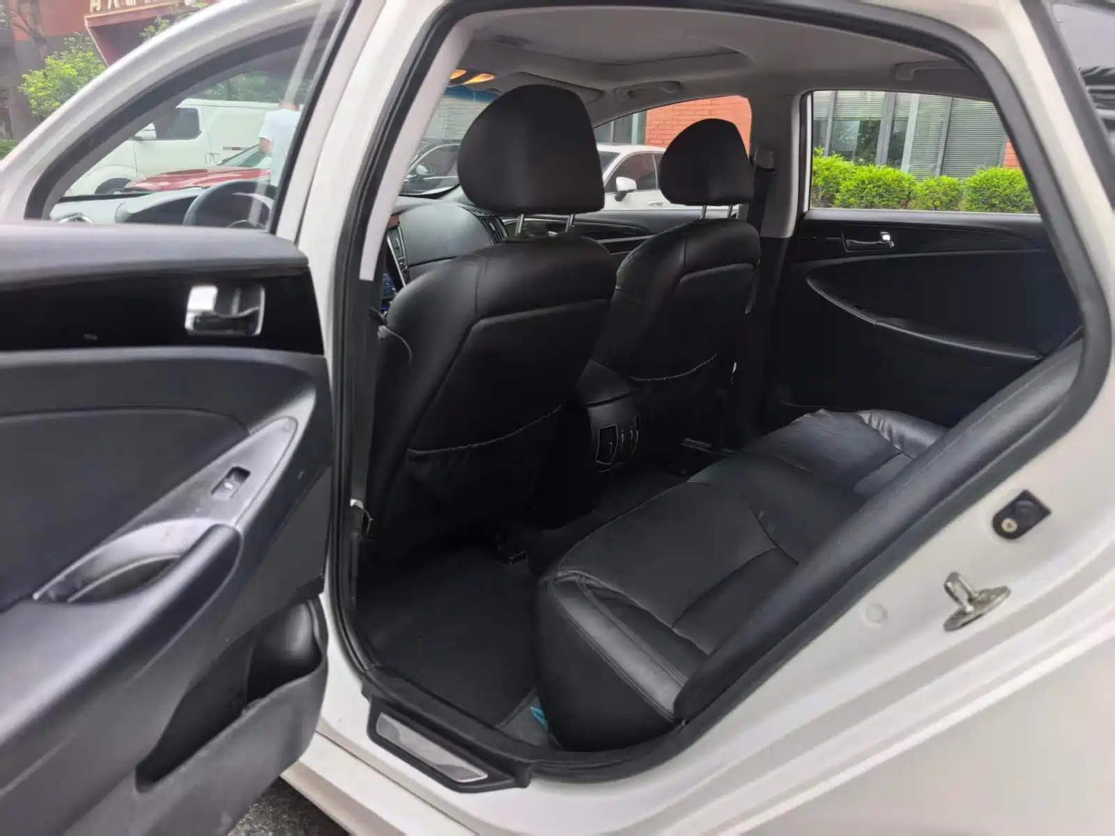 Фото 8 - Hyundai Sonata