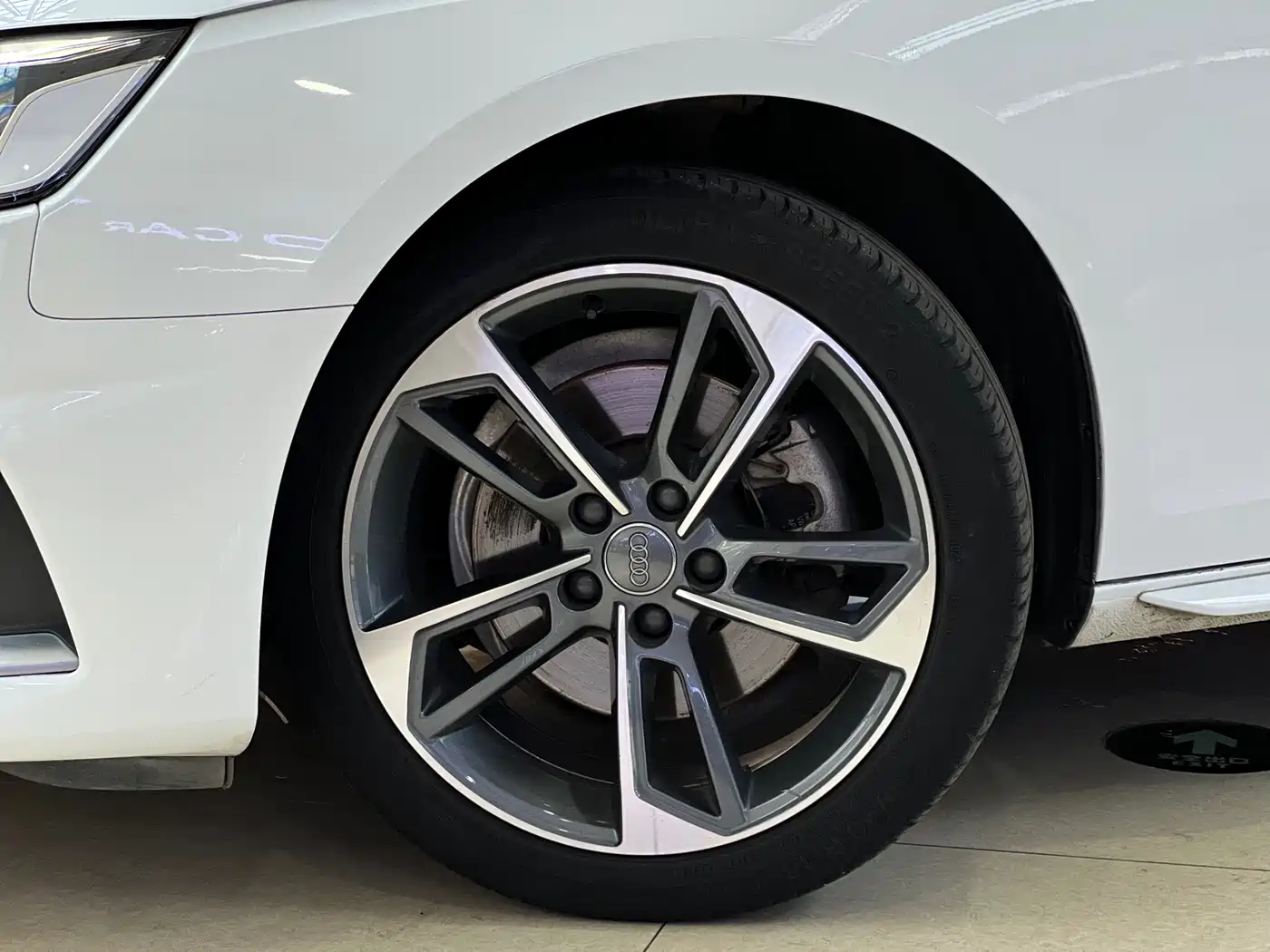 Audi A4L 2020 40 TFSI Fashion Dynamic Edition фото 16