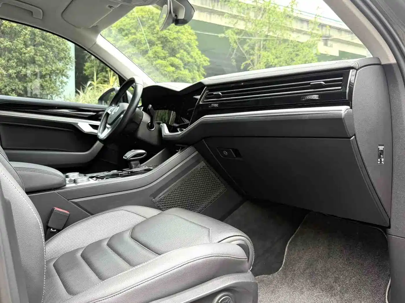 Volkswagen Touareg 2019 3.0TSI Sharp Edge Edition China V фото 8