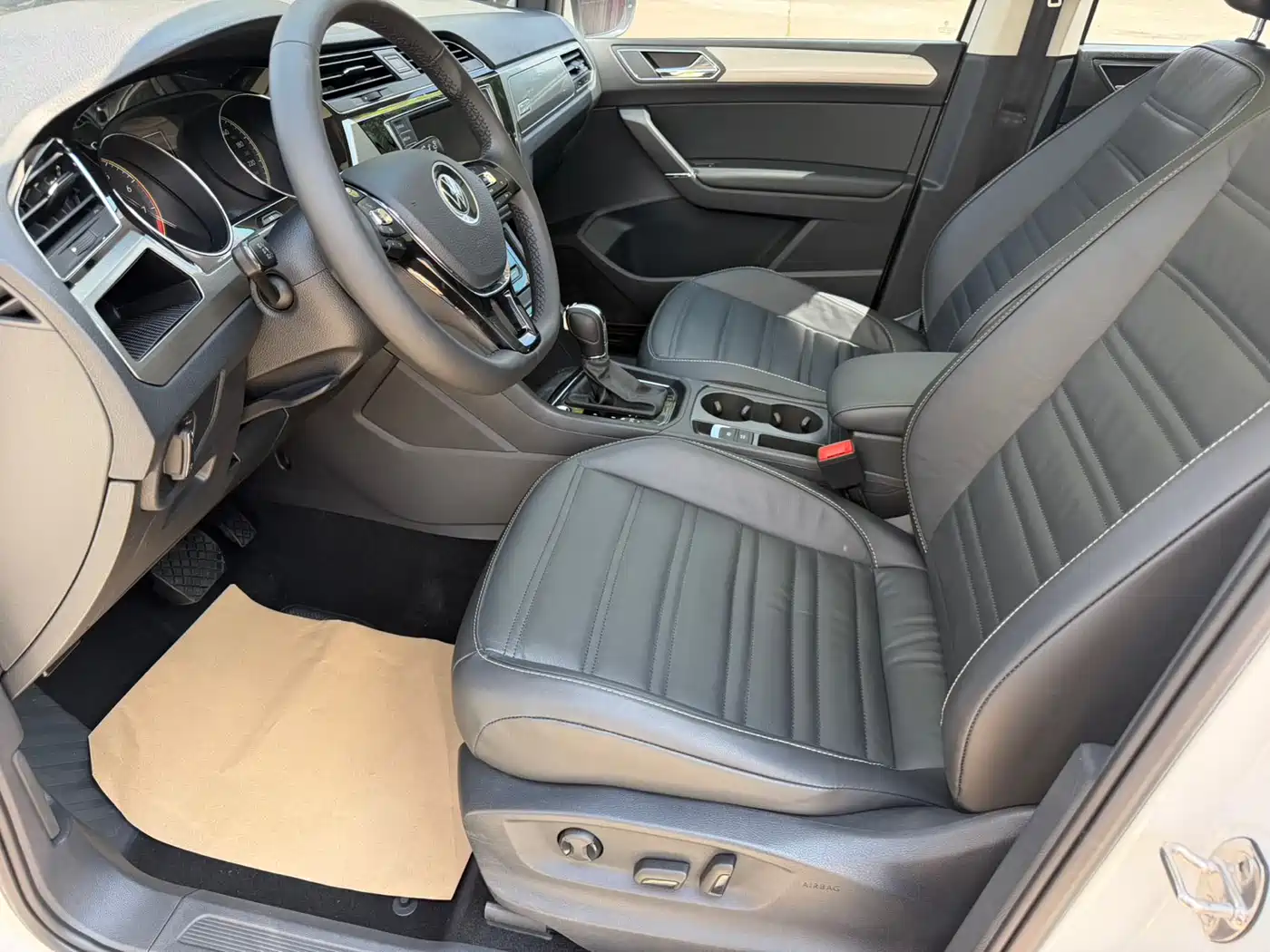 Volkswagen Touran 2021 Touran L 280TSI DSG Cross Edition 7-seater фото 11