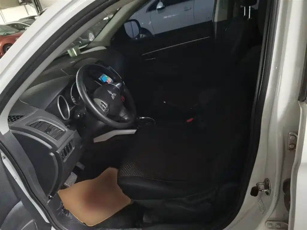 Mitsubishi ASX 2013 2.0L CVT 2WD Elite фото 15