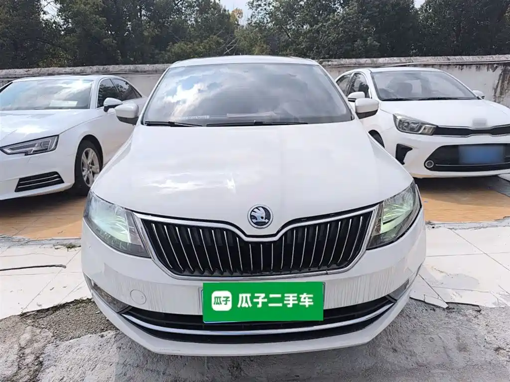 Škoda Rapid 2019 1.5L Automatic Comfort China V фото 3