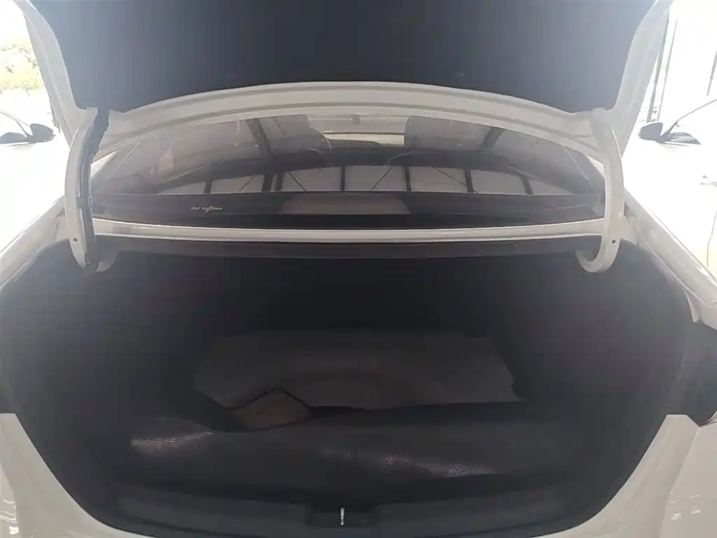 Hyundai Elantra 2016 Model 1.6L Automatic Smart Elite фото 19