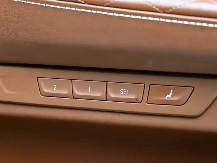 BMW 7 Series 2019 Facelift 740Li xDrive Executive M Sport Package фото 33