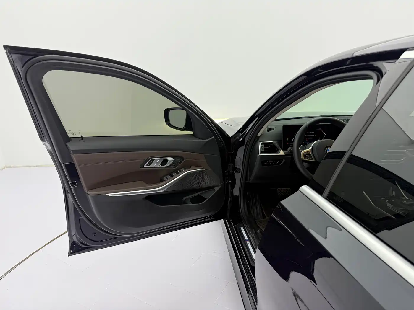 BMW 3 Series 2024 320i M Sport Package фото 18