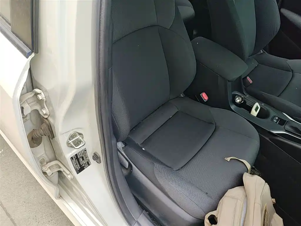 Toyota Levin 2019 185T CVT Entry Edition China VI фото 25