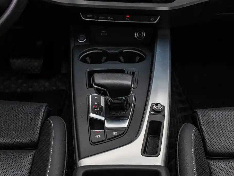 Audi A4L 2023 40 TFSI Fashion Dynamic фото 15