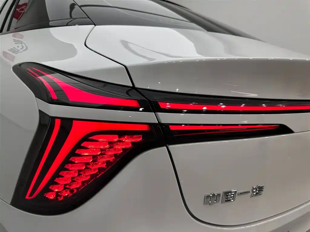 Hongqi H6 2025 Model 2.0T Fashion Edition фото 29