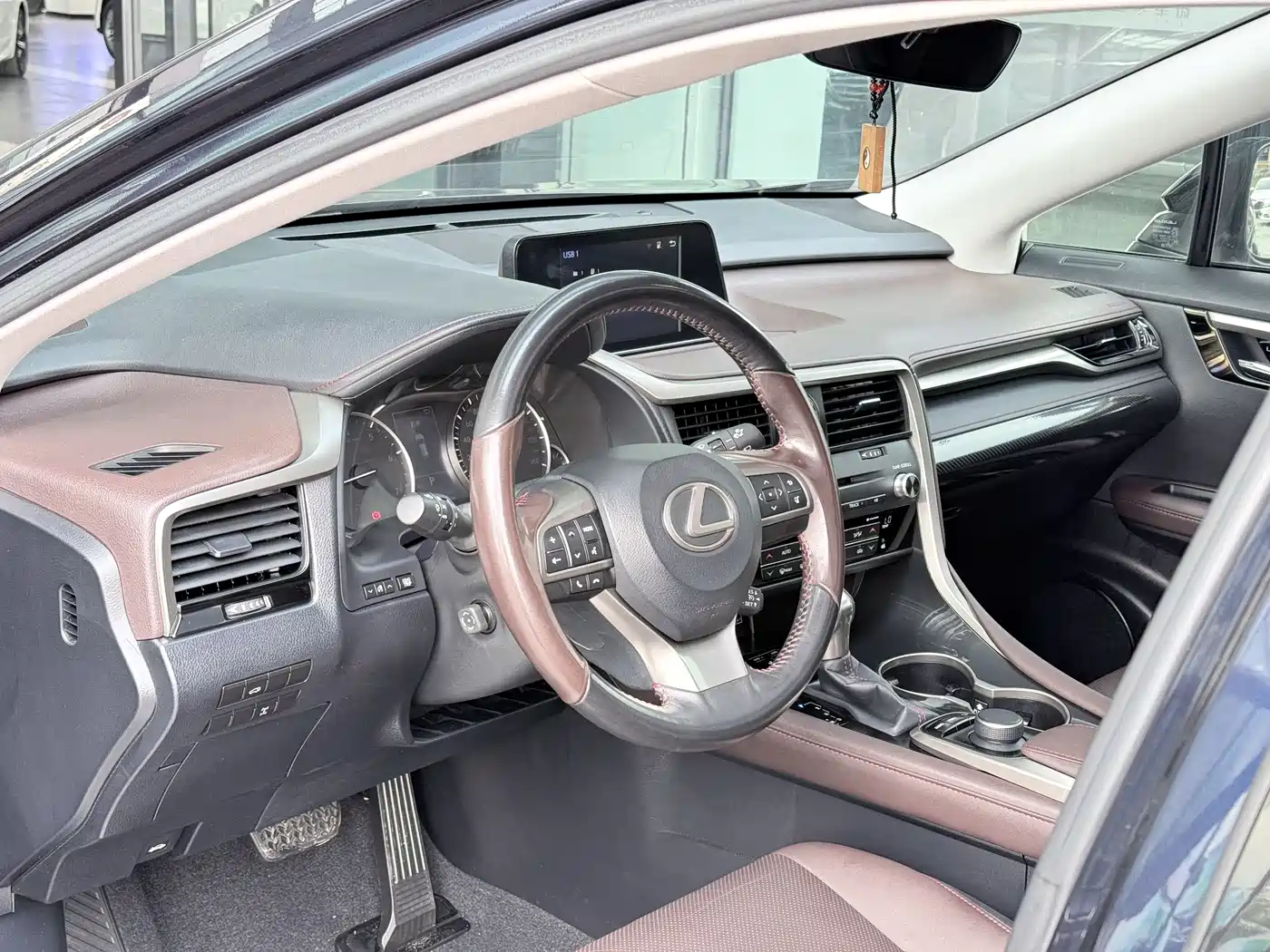 Lexus RX 2016 300 4WD Elegance Edition (China V) фото 16