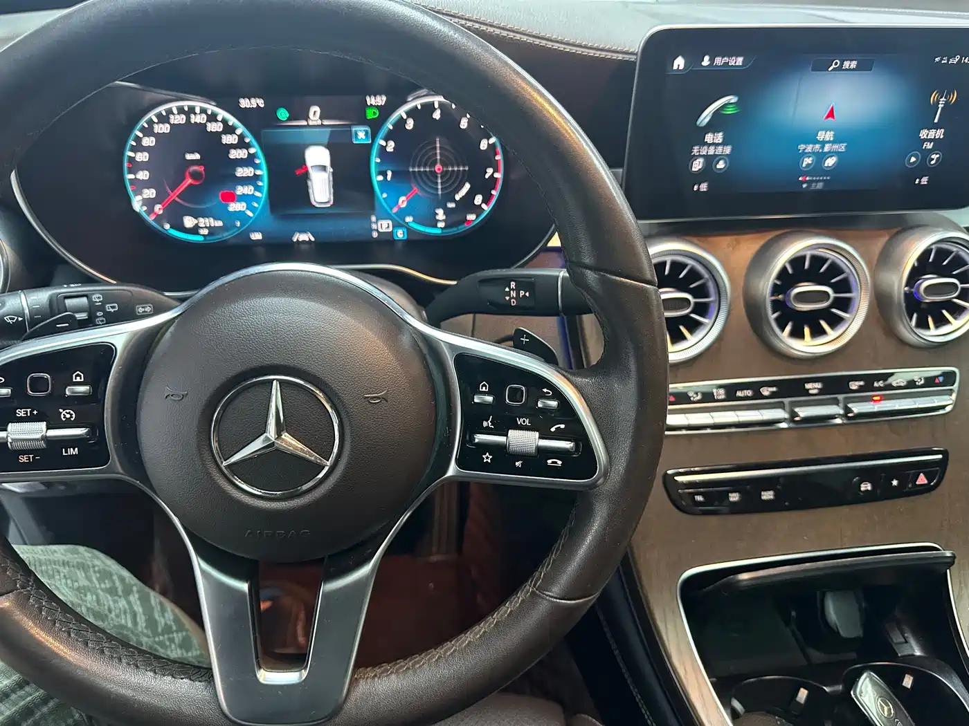Mercedes-Benz GLC 2022 Model GLC 260 L 4MATIC Luxury Edition фото 6