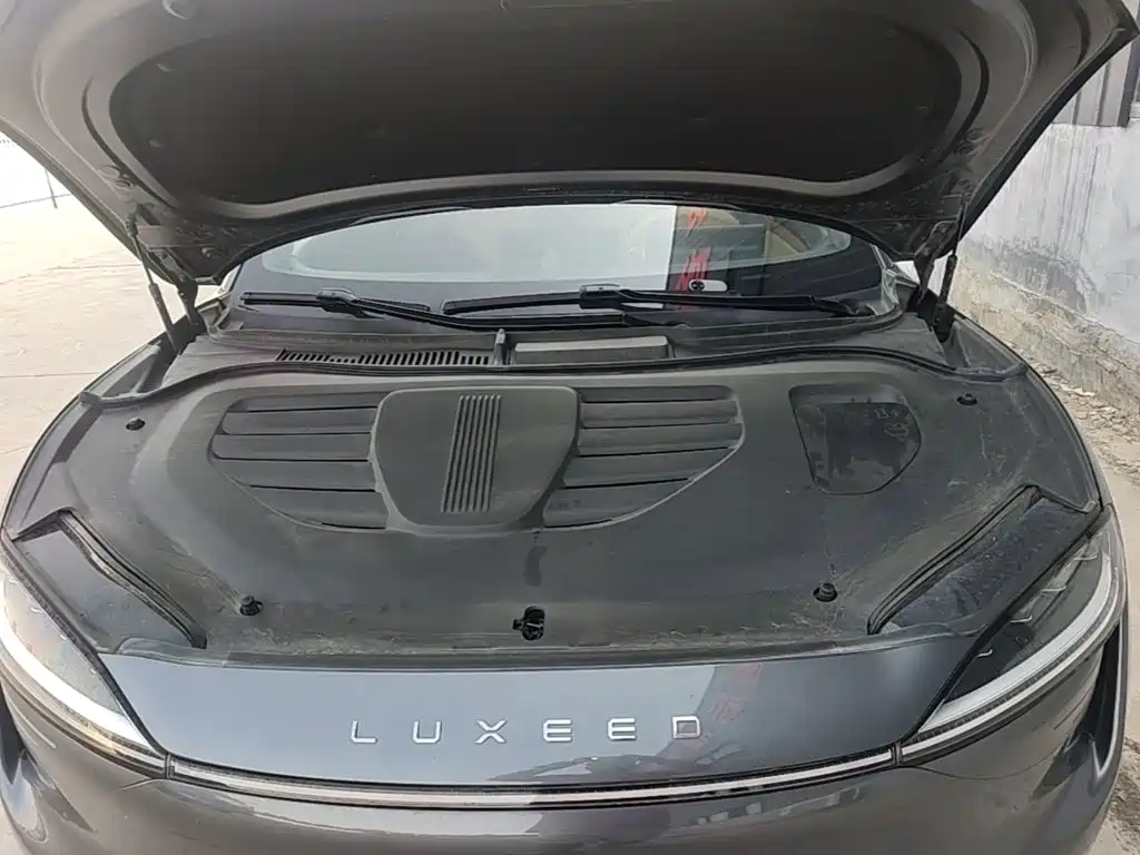 Фото 20 - Zhijie Luxeed R7