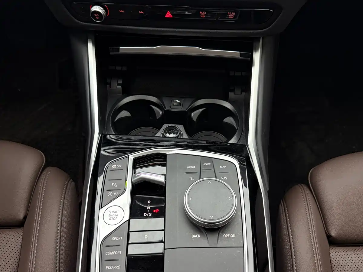 BMW 3 Series 2024 320i M Sport Package фото 11