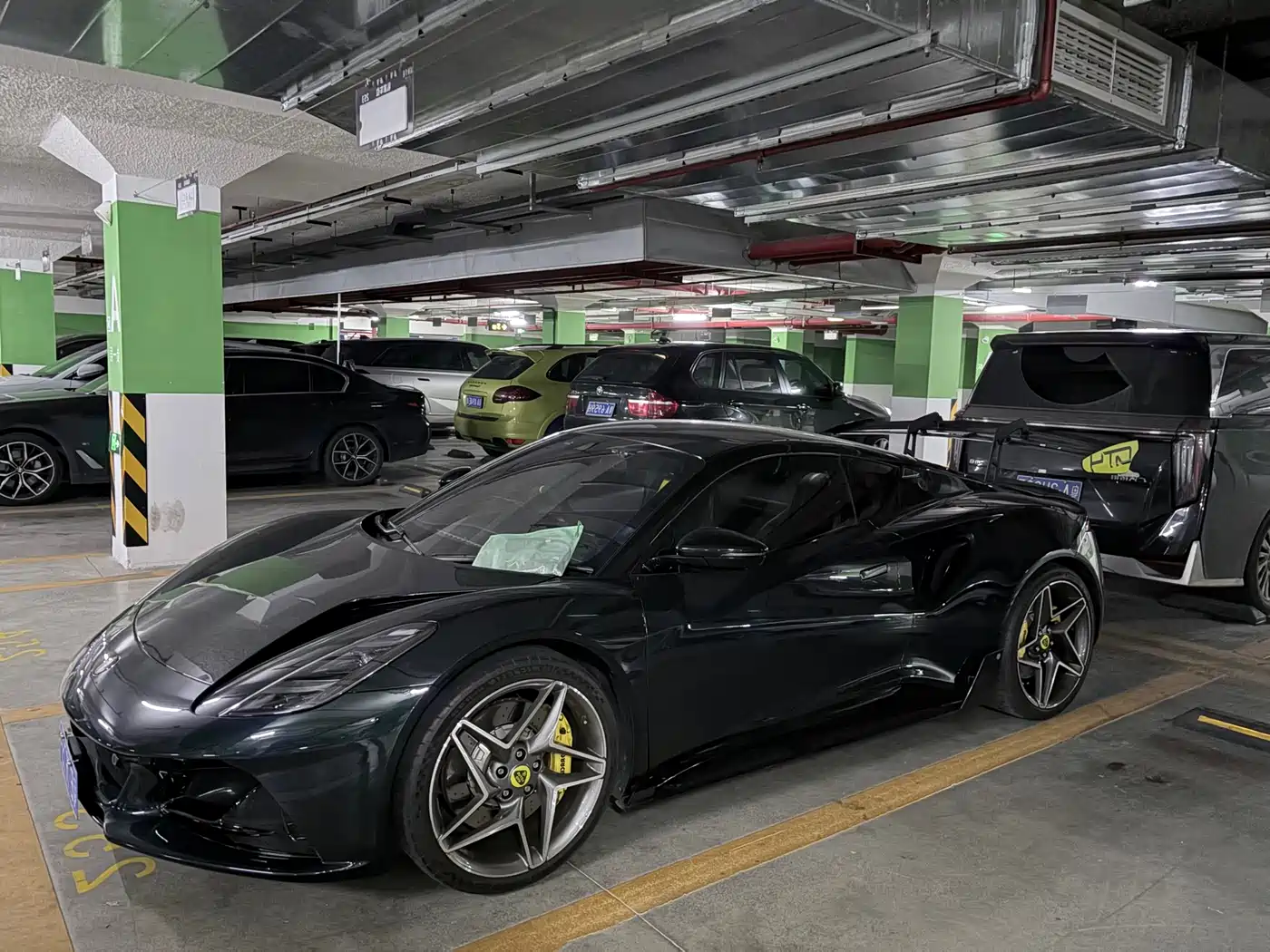 Lotus Cars EMIRA 2021 2.0T DCT First Edition фото 3