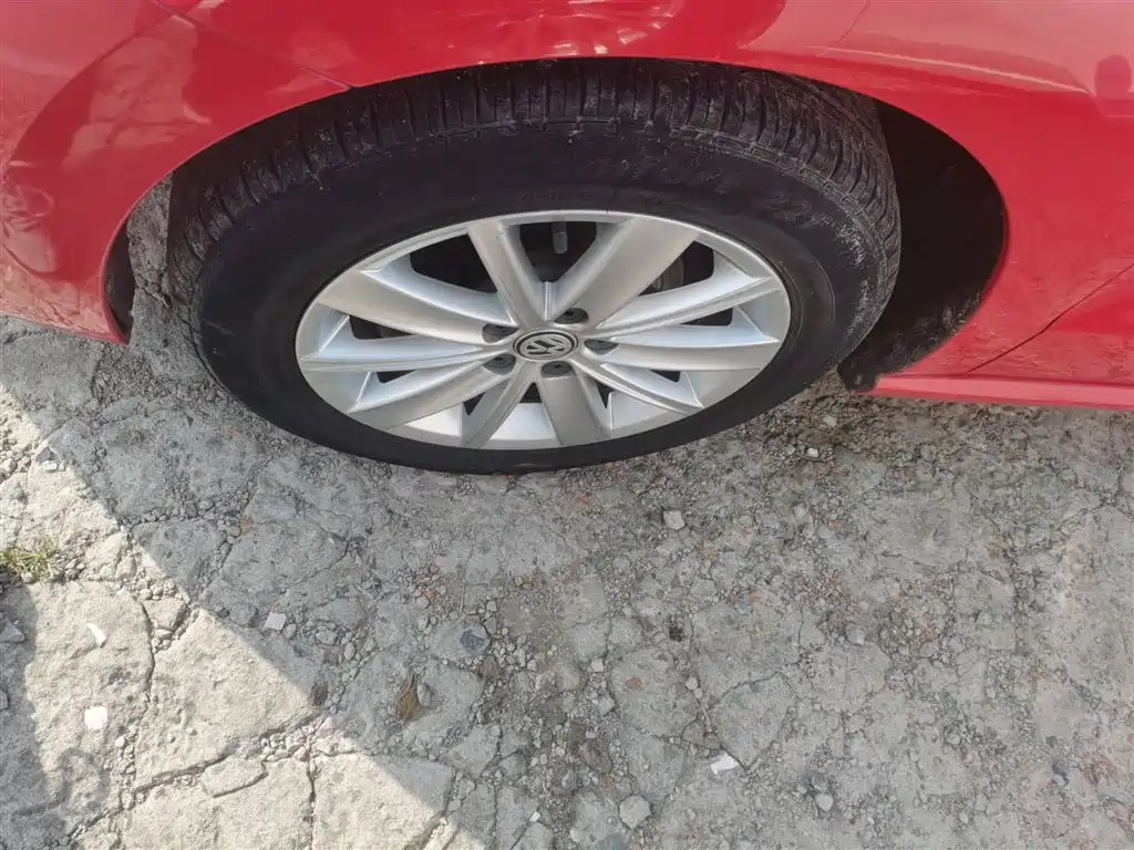 Volkswagen Polo 2014 1.6L Automatic Comfort Edition фото 25