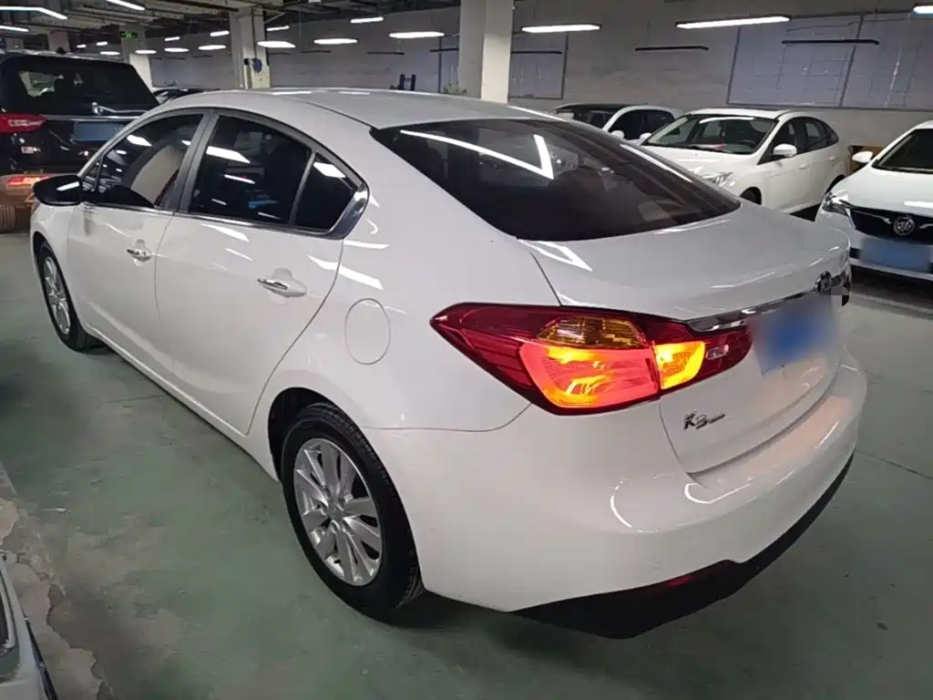 Kia K3 2015 1.6L Automatic GLS фото 5