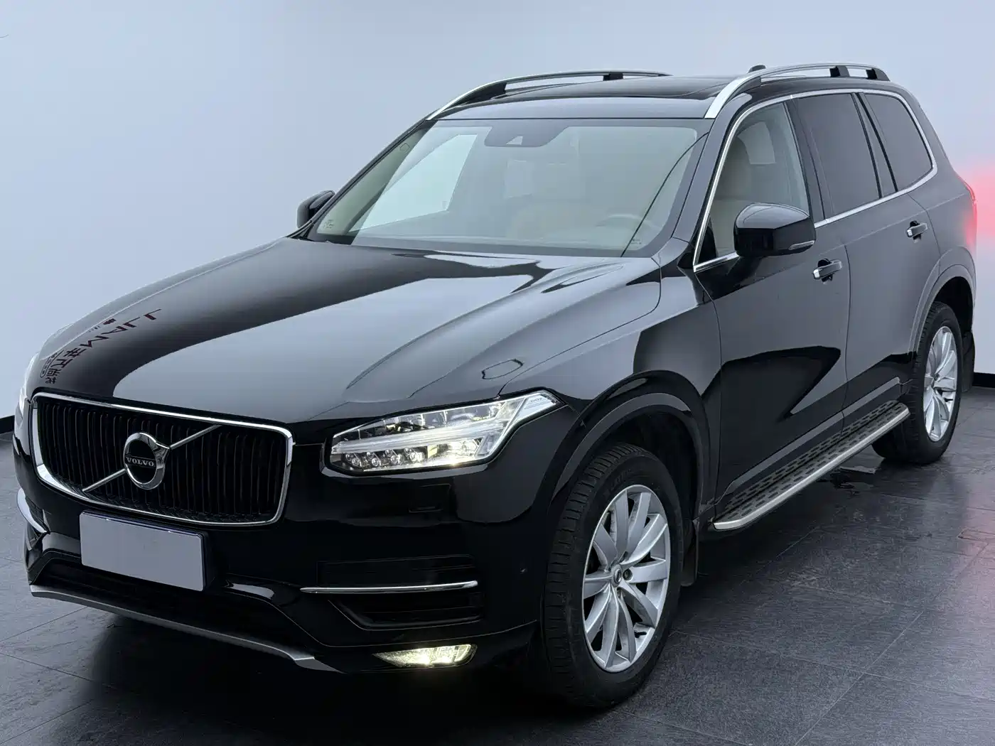 Фото 1 - Volvo XC90