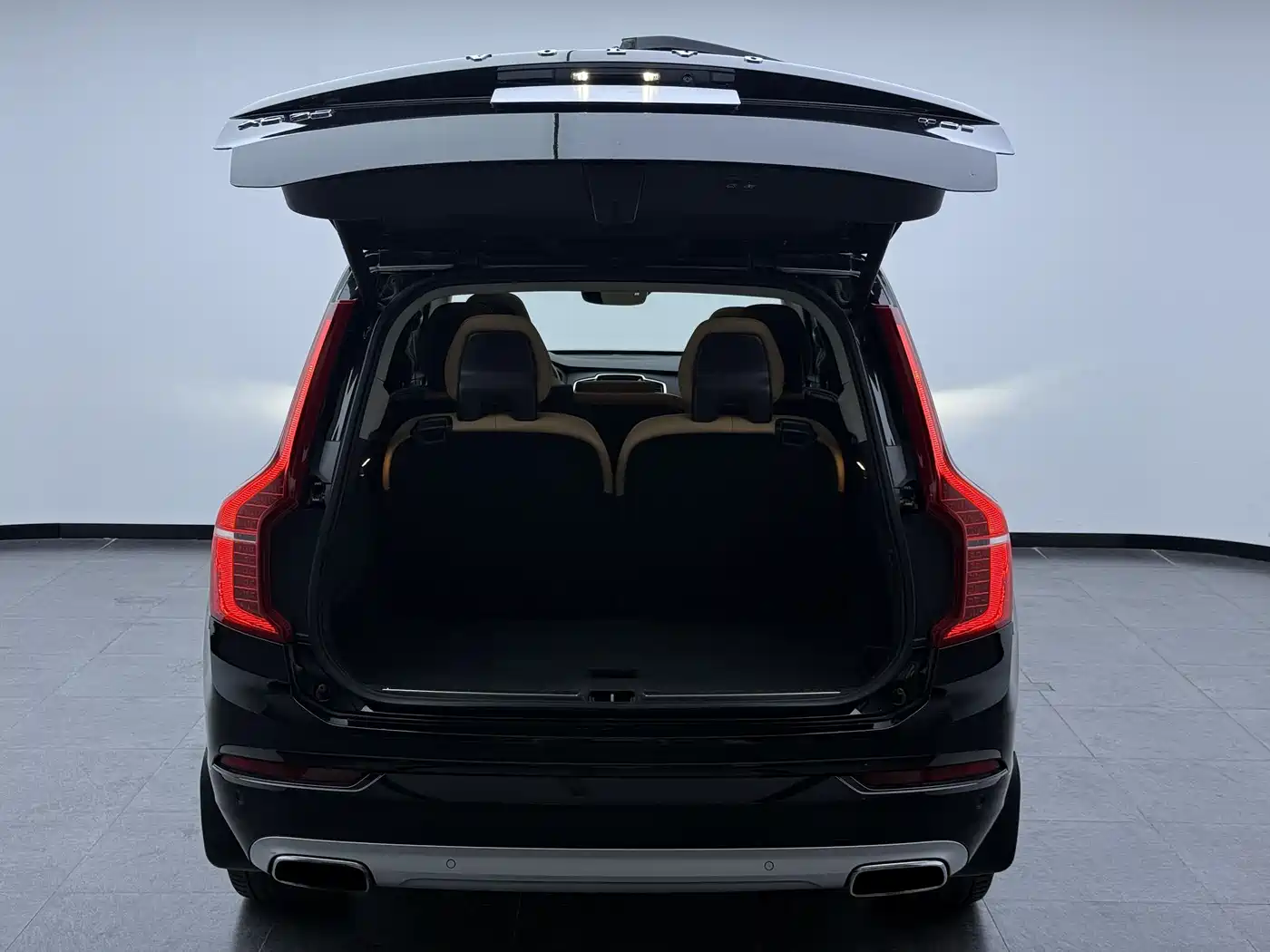 Фото 11 - Volvo XC90