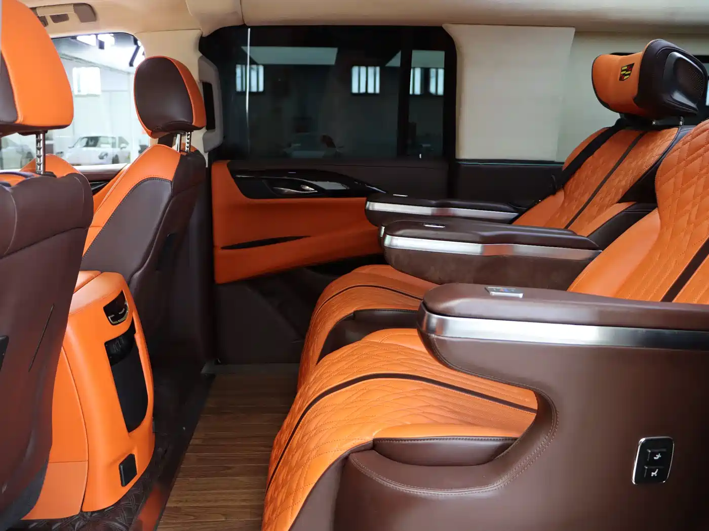 Cadillac Escalade 2017 6.2L ESV Platinum Extended фото 27
